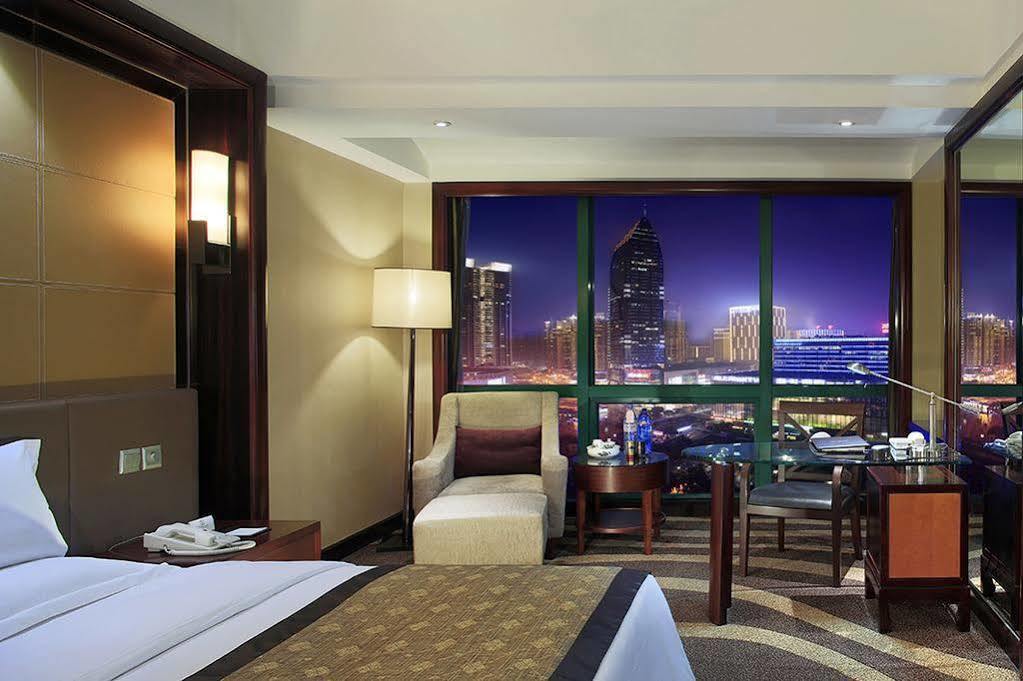 Empark Grand Hotel Chongqing Eksteriør billede